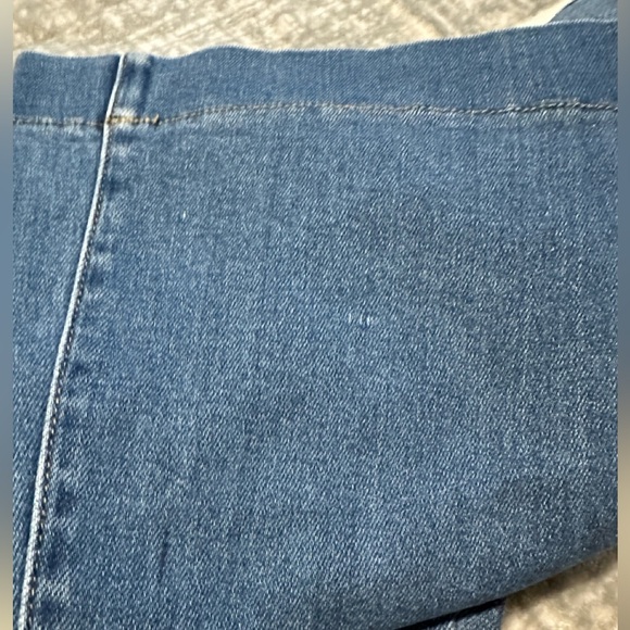 Stack of 3 KanCan Jeans 🩶🤍🩶 - Picture 8 of 9